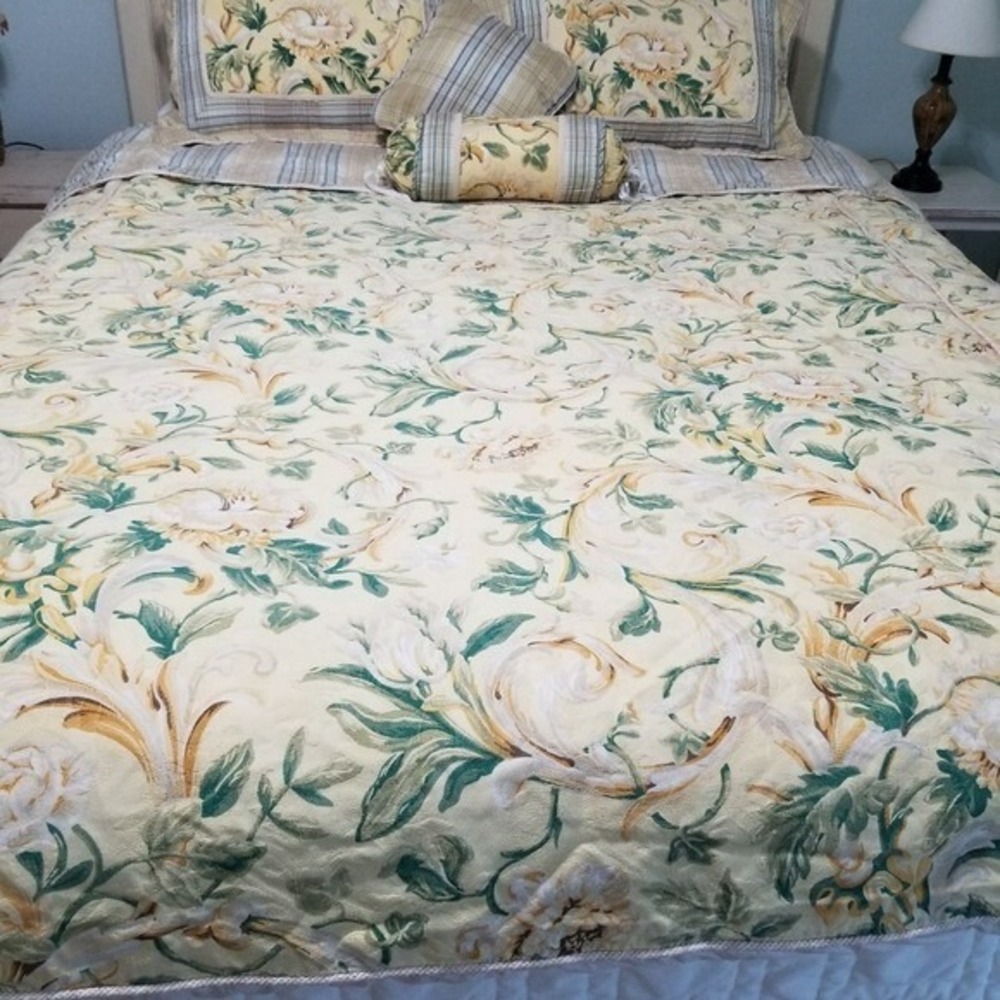 EUC Waverly Queen / Full Duvet set - Picture 4 of 13
